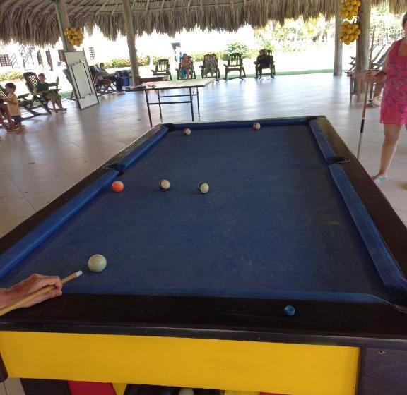 בית מלון כפרי Los Tambos Del Caribe Beach