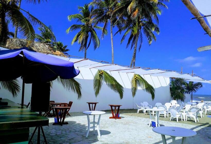 בית מלון כפרי Los Tambos Del Caribe Beach