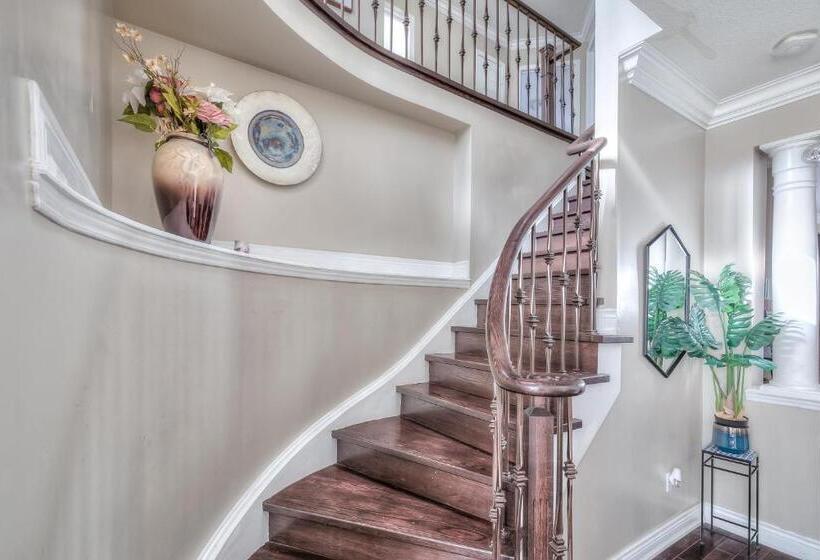 فندق Luxury Villas In Ajax And Scarborough