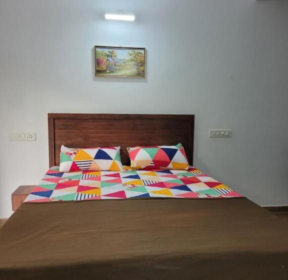 ホテル Miranda Guest House By Rosh Hospitality