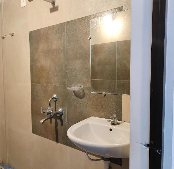 ホテル Miranda Guest House By Rosh Hospitality