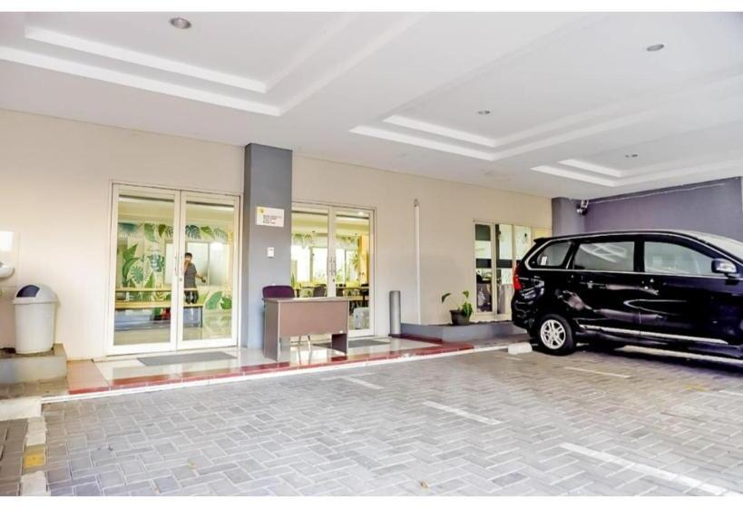 ホテル Oyo 93383 Wisma Kencana Puteri