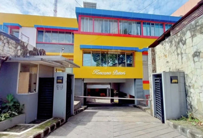 ホテル Oyo 93383 Wisma Kencana Puteri