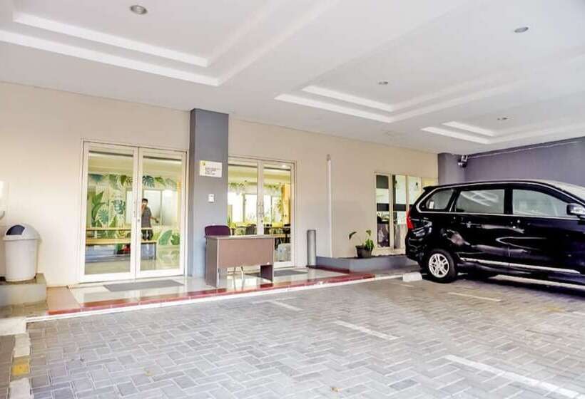 ホテル Oyo 93383 Wisma Kencana Puteri