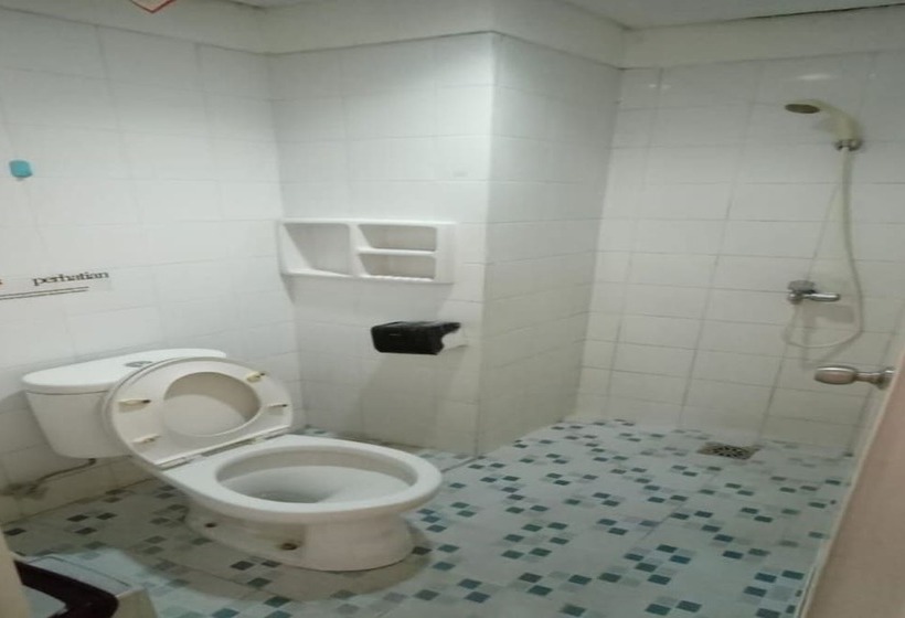 ホテル Oyo 93383 Wisma Kencana Puteri