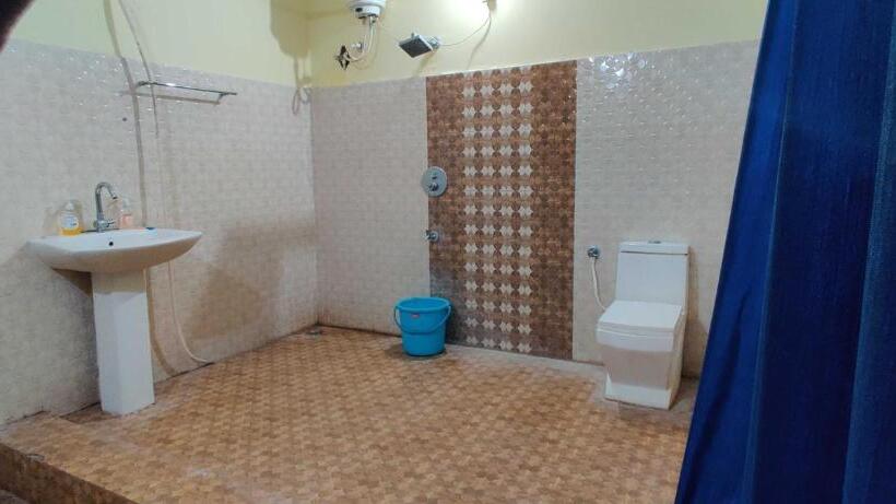 فندق Oyo Heera Palace