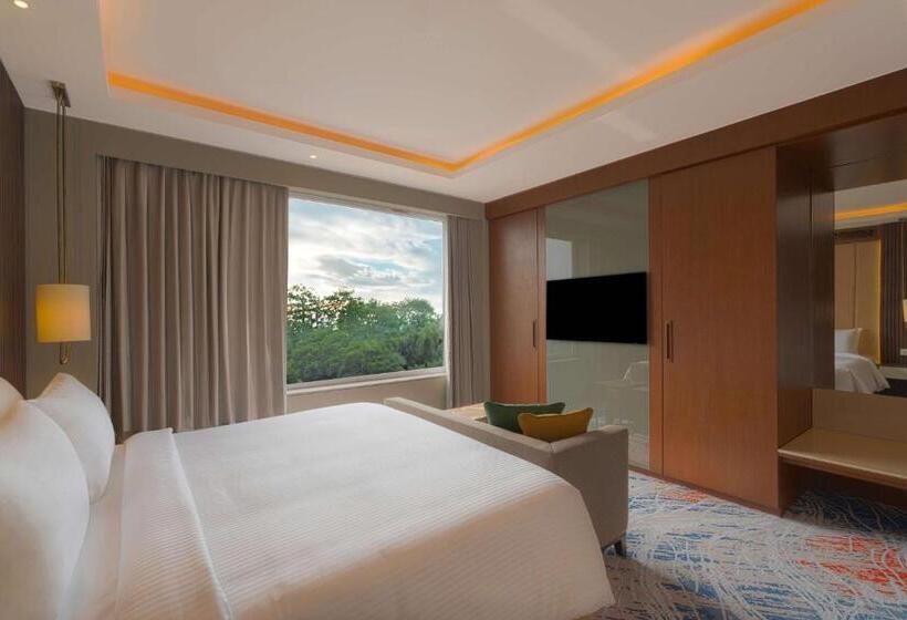 فندق Park Inn By Radisson Ayodhya