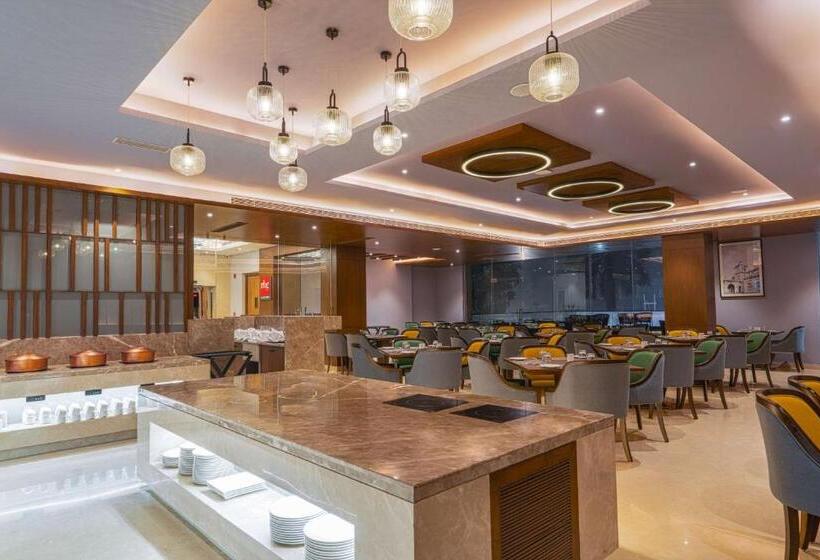 فندق Park Inn By Radisson Ayodhya