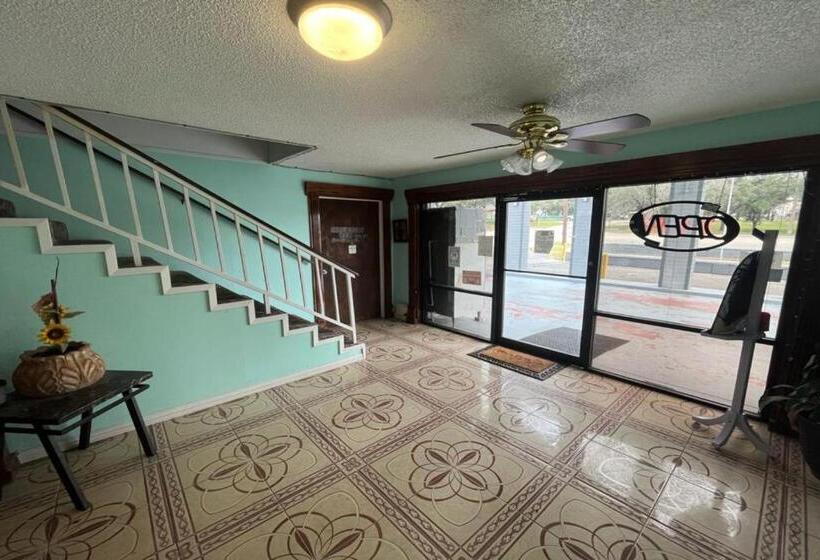 فندق Regency Inn By Oyo Three Rivers