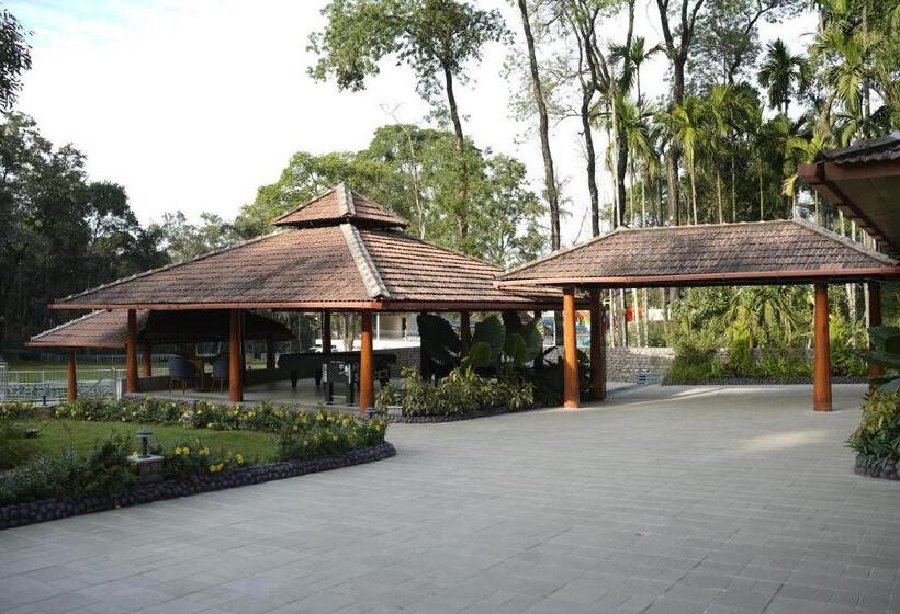 בית מלון כפרי Regenta Resort Sakleshpur