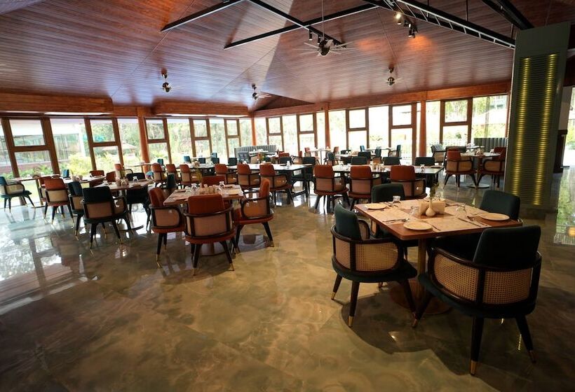 בית מלון כפרי Regenta Resort Sakleshpur