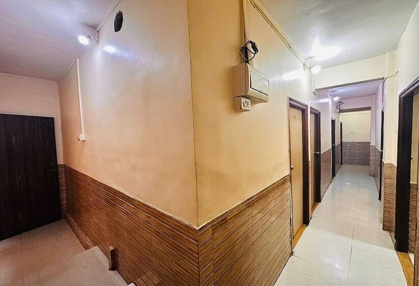 酒店 Sai Parikrama