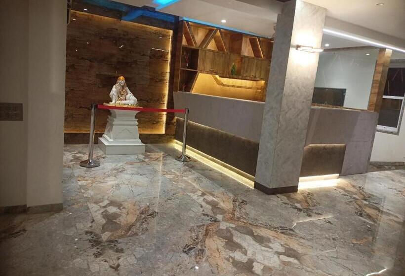 فندق Treebo Sai Rekha Inn