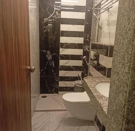 فندق Treebo Sai Rekha Inn