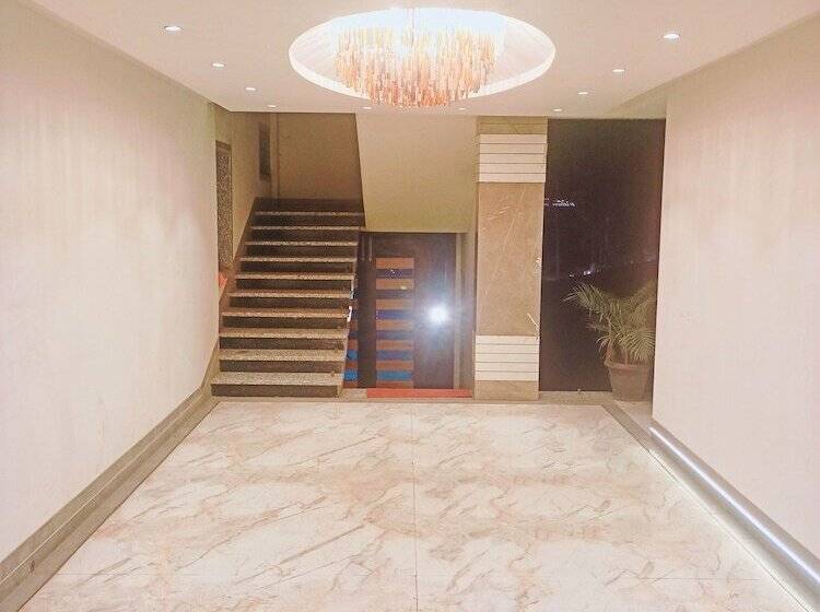 בית מלון כפרי Treebo Sai Rekha Inn