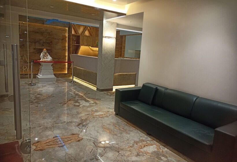 فندق Treebo Sai Rekha Inn