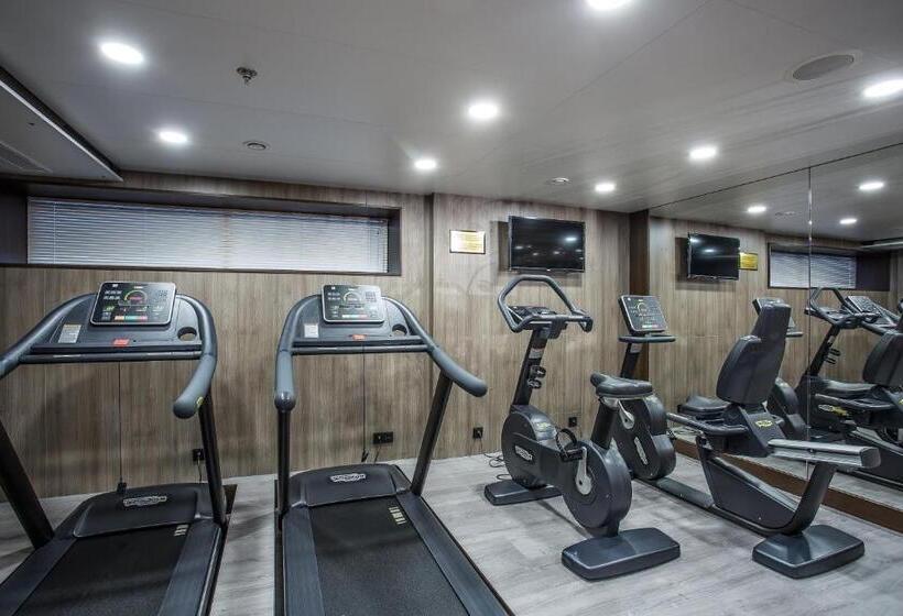 هتل Ship Ms Oscar Wilde