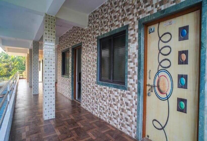 בית מלון כפרי Shree Residency Nagaon