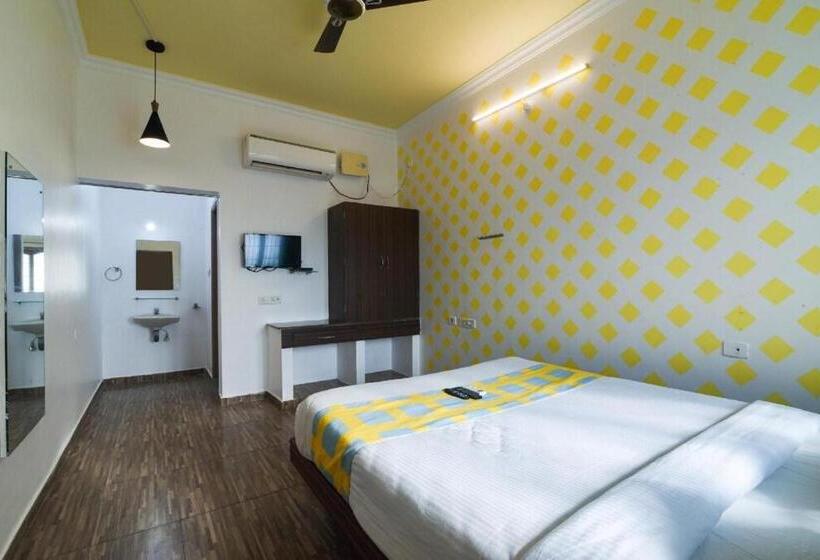 בית מלון כפרי Silver Breeze Residency