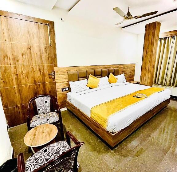 Hotel Sm International Madhav