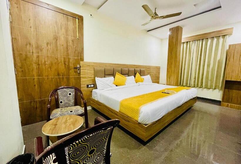 Hotel Sm International Madhav