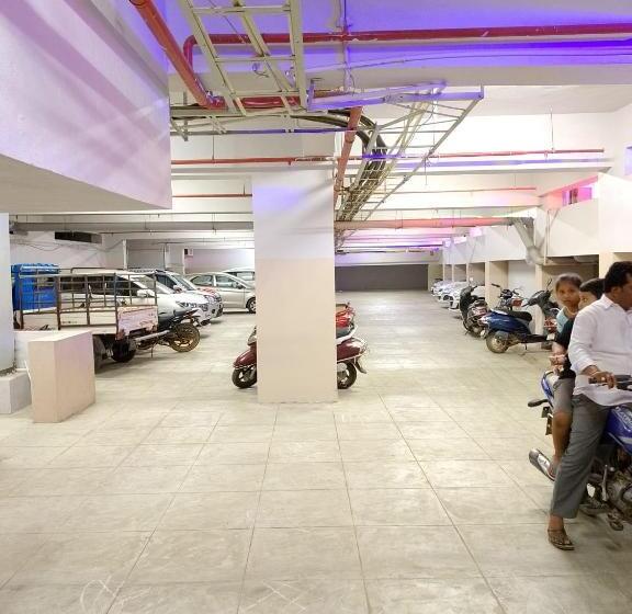 בית מלון כפרי Sri Vishnu Tejam Elite