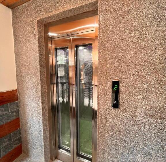 فندق Lee Green, On Mall Road Manali