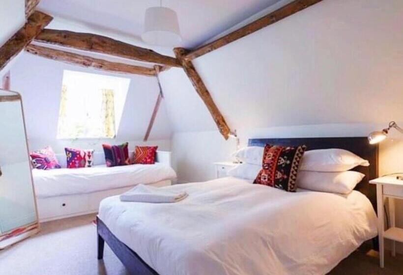 호텔 The Holford Arms