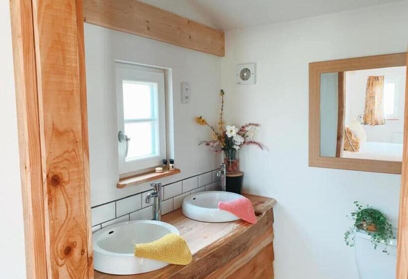 호텔 The Holford Arms