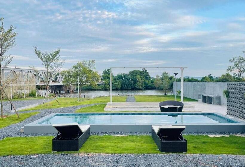 فندق The Square Residence