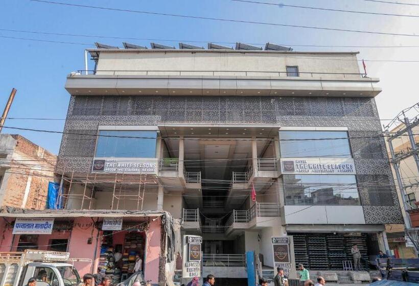 فندق The White Seasons