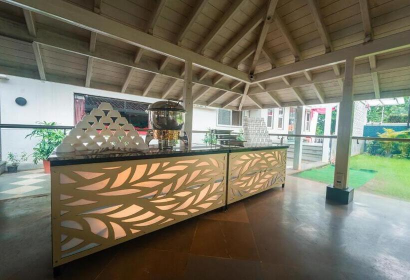 فندق Treebo Sai Rekha Inn