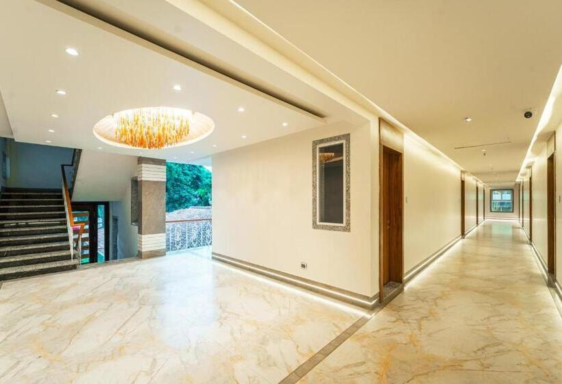 בית מלון כפרי Treebo Sai Rekha Inn