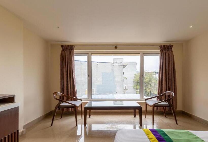 فندق Treebo Suvarna Comforts