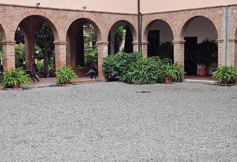 هتل Villa Glauer   D Amico