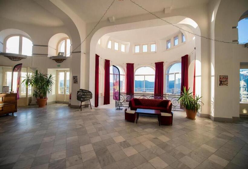 בית מלון כפרי Villages Clubs Du Soleil   Superbagneres