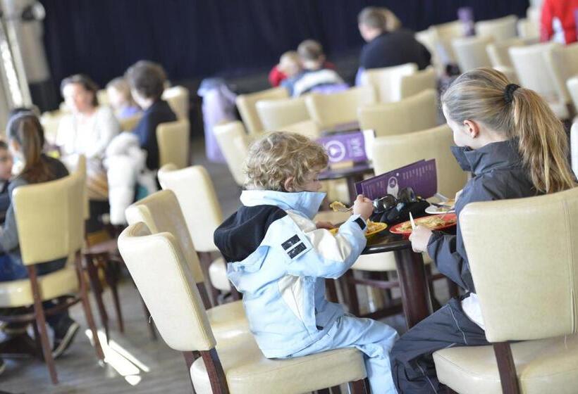 בית מלון כפרי Villages Clubs Du Soleil   Superbagneres