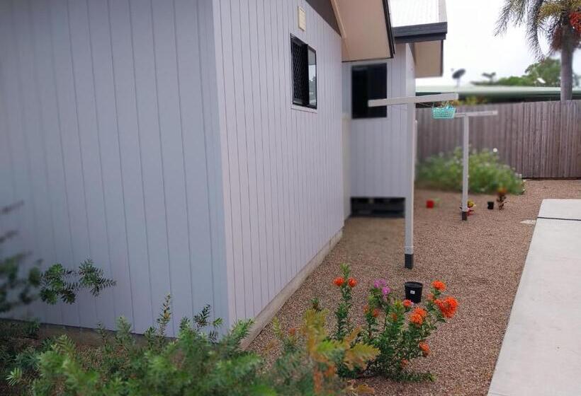 مُتل The Dugongs  Rest