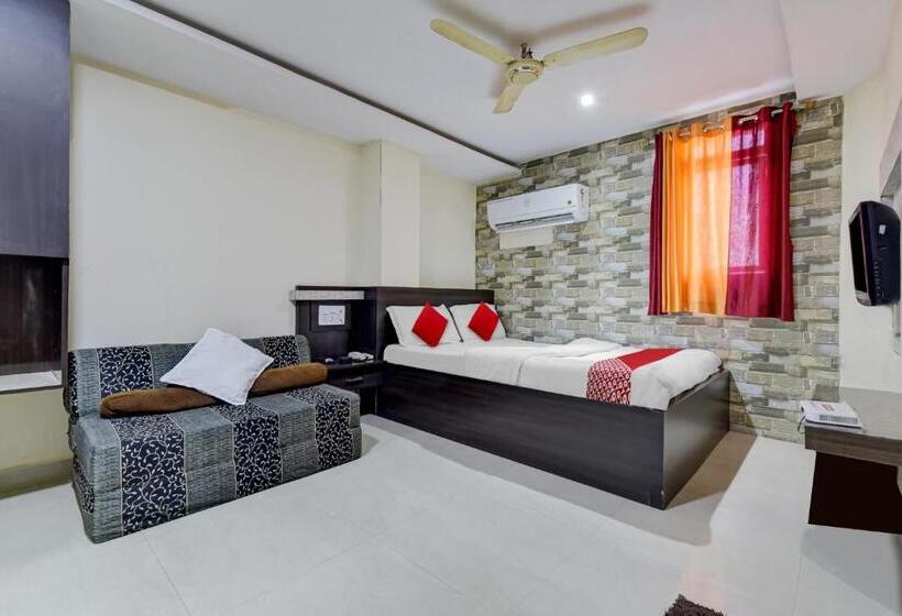 Oyo Hotel City Palace