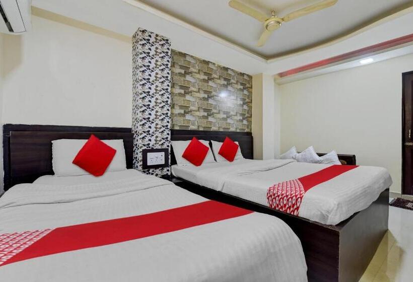 Oyo Hotel City Palace