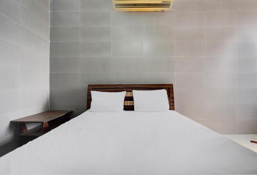 Oyo Ramdev Hotel & Guest House