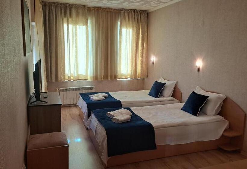 Pensão къща за гости Real