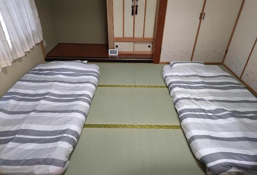 بنسيون Anna S House 駐車無料