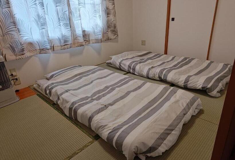 بنسيون Anna S House 駐車無料