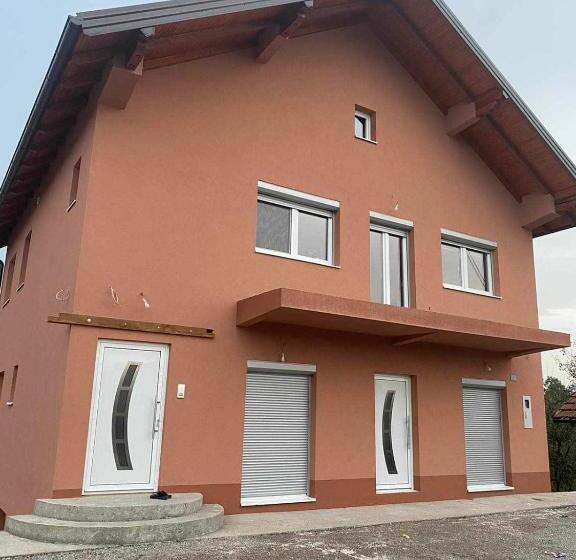 پانسیون Apartmani Bella