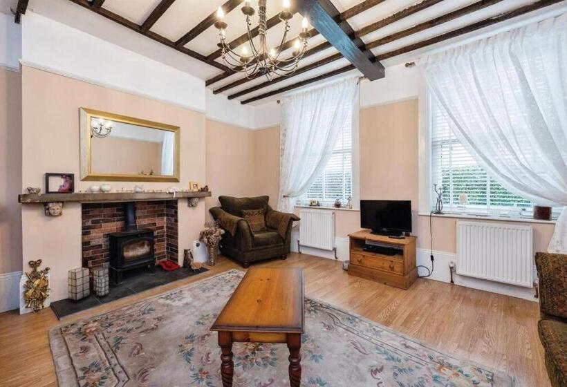 بنسيون Archway House