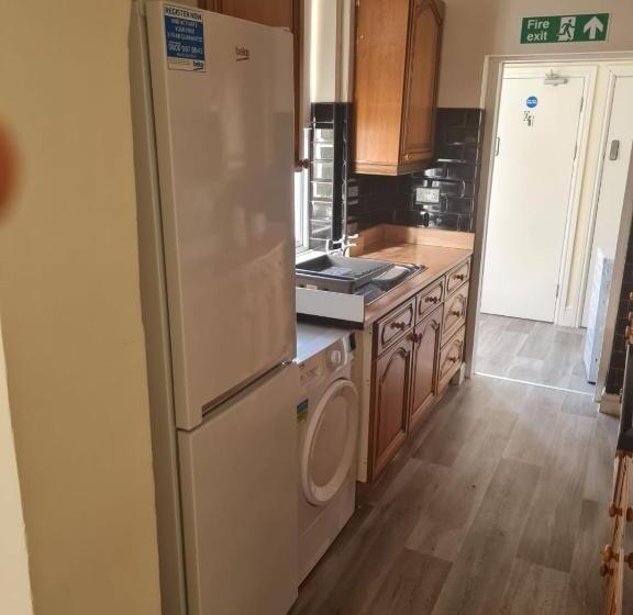 Пансион Brighton Rd