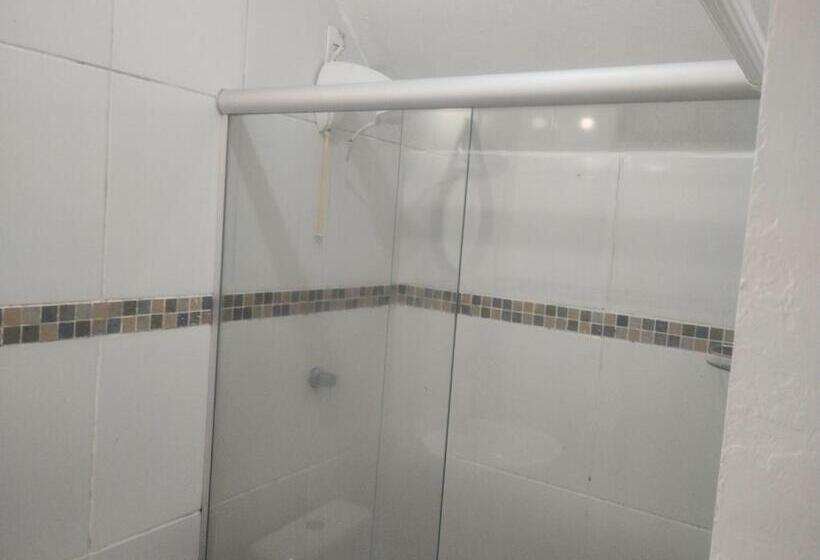 Pension Casa De Hóspedes Nos Carianos Perto Do Aeroporto