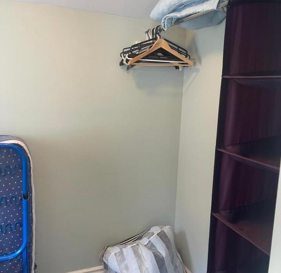 펜션 Downtown N. Vancouver Lane Home