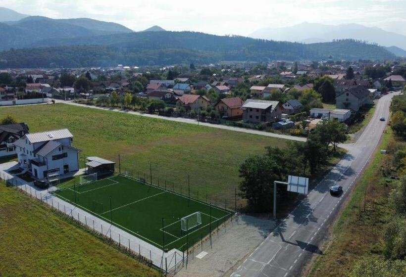 펜션 Epic Vila Brașov, Cristian